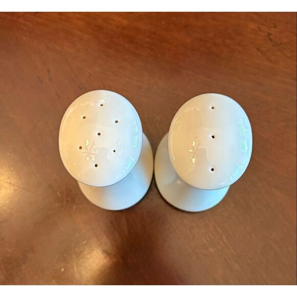 LENOX -  Eternal Collection Vintage (60s) Porcelain Salt & Pepper Shakers/3.75" - Picture 6 of 16